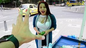 Street vendor picks up Columbian mamacita for one night stand