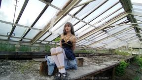 Sarah_Bondage in an abandoned greenhouse_Tel