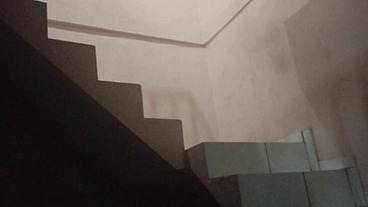 Comi o cu da sapatão filha da empregada na escadaria da garagem do prédio, fomos pagos no flagra. (Jasmine santanna)
