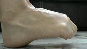 I love your toe curl, and I love to cum to your feet (part 3) MP4 FULL HD 1080p