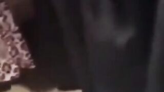 سعودية مع عشيقها يشترلها فستان وياخدها ينكها