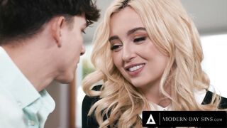 MODERN-DAY SINS - Mormon Virgin Lexi Lore Craves First ANAL CREAMPIE Instead Of Soaking With Hung BF
