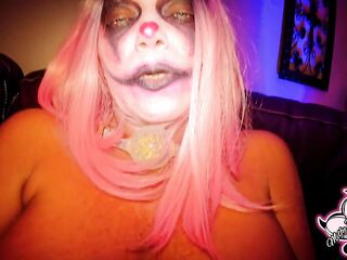 Milfy The Clown goes wild with her vibrator! Clown Porn.