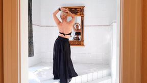 Selena&#039;s erotic posing and sex games in heels