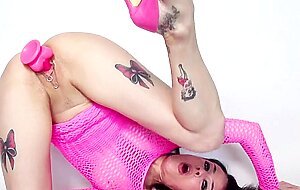 Adeline lafouine, orgasmus in pink