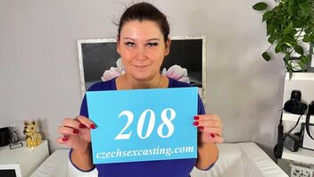 Laura Titaphea in Czech Busty Milf spread her legs for great job