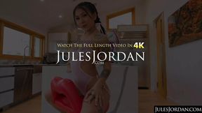 Yumi Sin Enjoys Playing BDSM with Jules Jordan