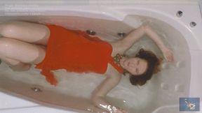 Ginger relax in the bath