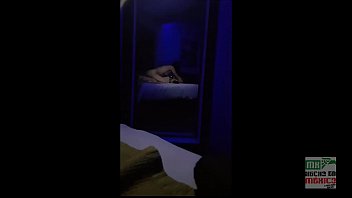 Universitaria que conoc&iacute_ por twitter casada joven y flaquita se da la pinta para follar conmigo en un motel