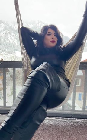 Leather Jumpsuit Is Also Practical in Winter