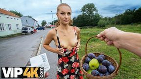 Red riding hood loves to show her pussy in her boyfriend’s car