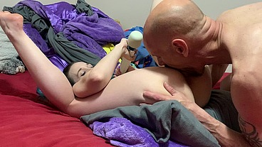 close up finger fuck to orgasm with hitachi