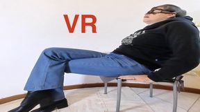Fully dressed crossed legs orgasm in 3D VR