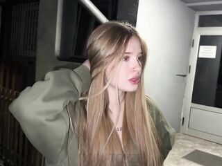 I Met Porn Star Comatozze on the Street... Any Chance I'll Get Favourable?