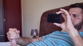 toquei uma punheta para o filho da empregada!