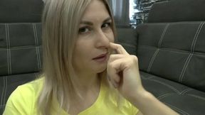 Queen of intense nosepicking MP4 FULL HD 1080p