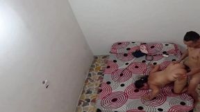 con la camara de mi habitacion sorprendo al vecino mientras le folla el culo a mi mujer