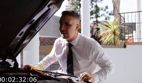 Azul Hermosa fucks Driver on Bed