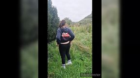 Saskialove enjoys outdoor peeing and squeezing out her moistness