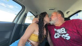 dei aquela mamada nele no carro e ele queria me fuder ali mesmo