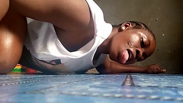 Black Slut Isabella loves Pissing and Receiving Piss