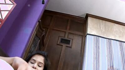 Cute and sexy Taylor Reed uses a Hitachi magic wand