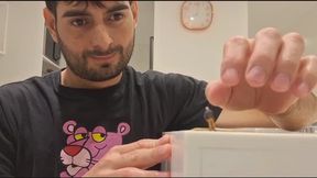 Giants: Little Man spying in the kitchen
