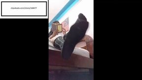Caribean_feet11 itchy black socks reading
