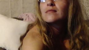 Milf Rubbing Her Clit
