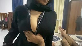 Arabic Pakistani Bigboobs Girl Pressed by Alone