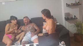 chapter 5 live with desyhot and vampiress, we fuck the tattooed guy hard, we end up having a 4some