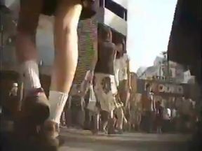 Stealthy Japanese teens flashing panties in public