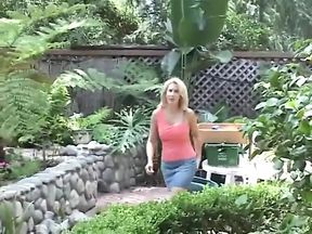 Mature woman gets cum on face