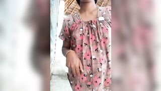 Thick desi Aunty Cumming Squirting So Incredible Sexy On Sex Toy