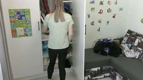 You clean your closet a lot while farting MP4 HD 720p