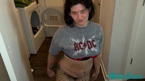 spicy tradwife life - doing laundry, strip tease, twerk psilo siren