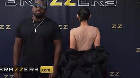 BRAZZERS - Violet Myers Flashes her Tight Asshole to Hungry Paparazzi