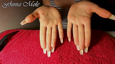 Fetish hands I oil my hands I have long white nails and soft fingertips