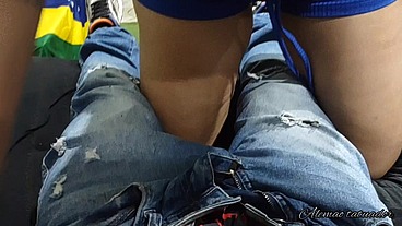 A pornstar premiadissma Mirella Mansur depois de fazer a sua tattoo ficou se esfregando no tatuador e no seu parceiro Alex Lima , Alemão Tatuador do Casal Strong não resistiu e premiou