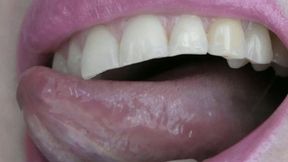 My teeth bite the gummy bears hard and sharp MP4 FULL HD 1080p