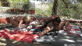 mfff relaxing in the shade with katt and cheyenne