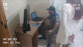 Housewife Home Alone Receives Maintenance Man!
