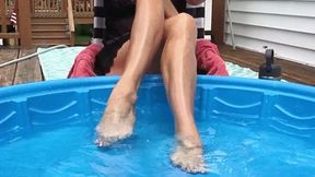 SUMMER LIMBS SPLASHING