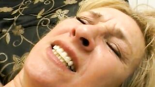 Salacious blonde MILF likes to polish the knob while screwed