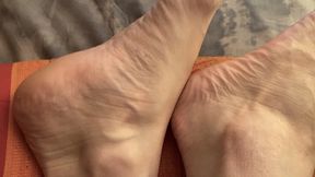 PrincessFeet ankle and heel details, watch my visible pulse, stubble, close ups, foot fetish