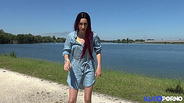 Carlie, belle coquine, veut de la sodomie avant tout