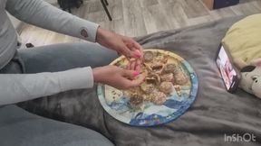 Nastya crush cookie and spitting and dirty shoes and jump