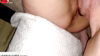 NO CREO QUE ESTÉ PREPARADO! Mi novia todavía más delgada que una hoja secándome dice Follame y me lanza a un turbulento ataque en sus whopping tetas.