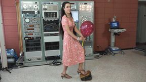 Ama Rio Tests the Antique Foot Pump (MP4 - 720p)