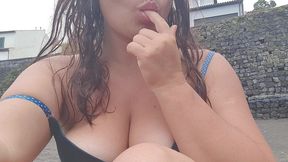 cheating wife cleaned sperm from her face after hot blowjob with stranger on public beach!